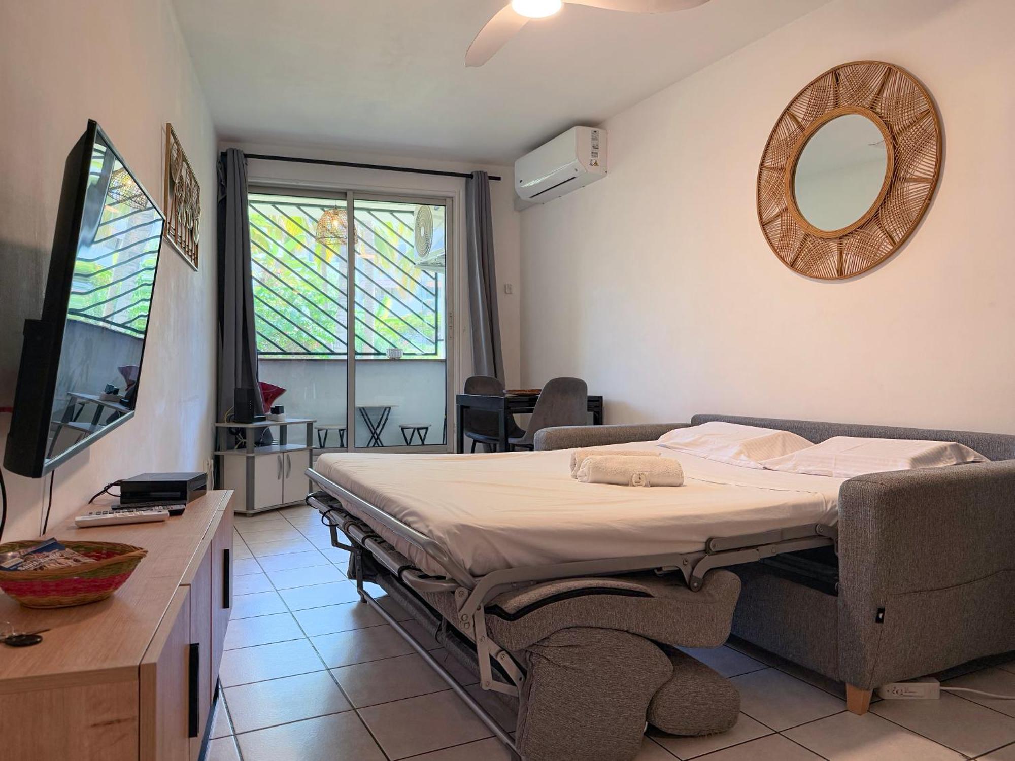Le Ti Canbou - Studio - Pres De La Plage -By Sister Home Saint-Gilles-les Bains Eksteriør bilde
